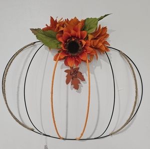 Wire pumpkin wall decor